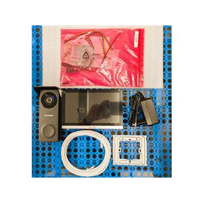 DS-KIS313-P - Kit videotelefonu, analog. 4-drát, bytový monitor + dveřní stanice