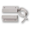 Dvoudr&aacute;tov&yacute; samolep&iacute;c&iacute; povrchov&yacute; magnetick&yacute; kontakt, určen&yacute; pro povrchovou mont&aacute;ž.	&nbsp;rozměry 33x13x7mm	&nbsp;plastov&eacute; proveden&iacute;	&nbsp;prac. vzd&aacute;lenost max. 24 mm	&nbsp;NC poplachov&yacute; v&yacute;stup	&nbsp;povrchov&aacute; mont&aacute;ž, 2 otvory pro vruty	&nbsp;b&iacute;l&aacute; barva&nbsp;